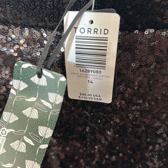 Torrid 14 SYLVIA MOLLIE TRUMPET MIDI SKIRT - PONTE SEQUIN BLACK - Picture 8 of 9